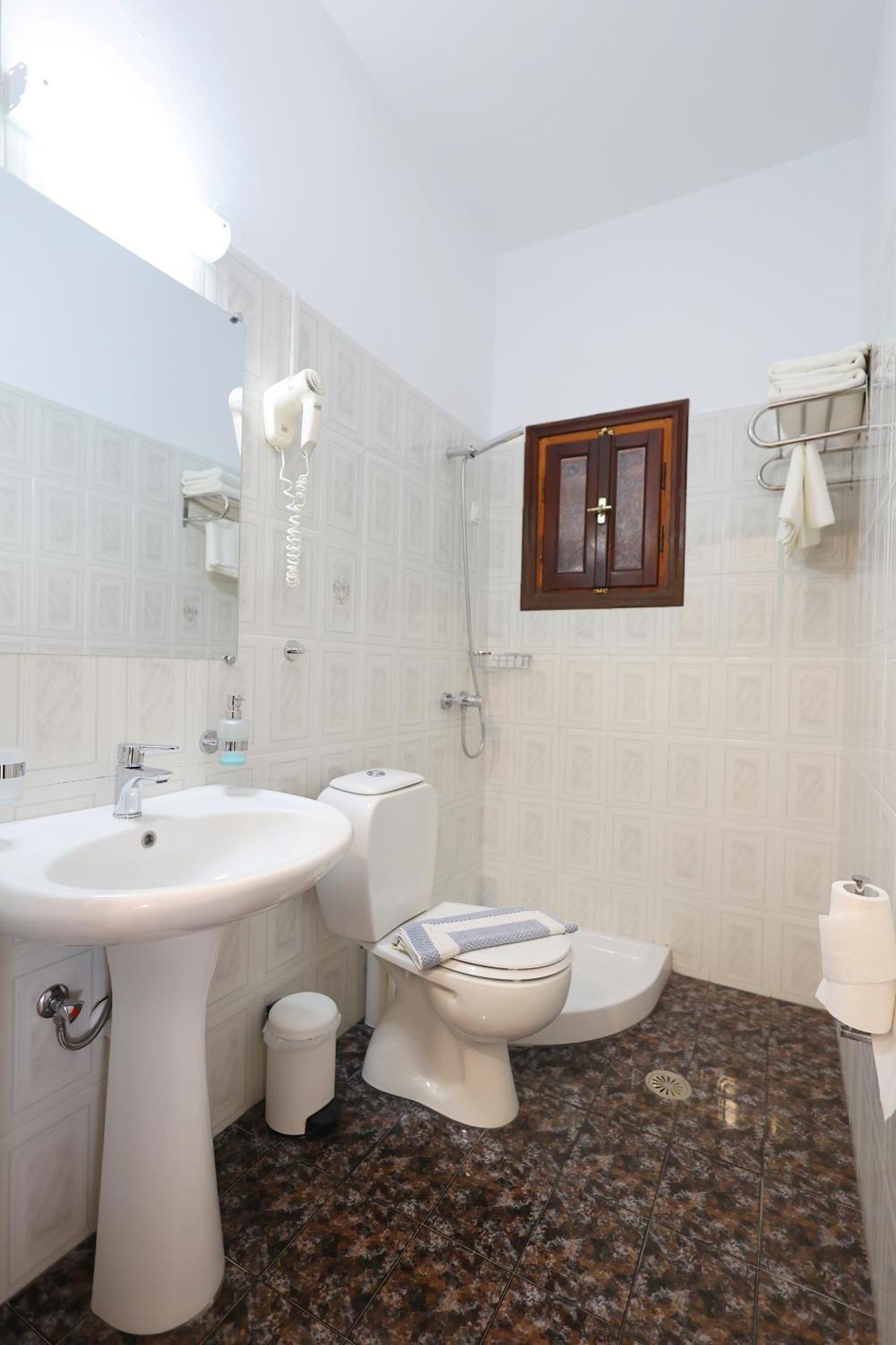 Aphroditi Hotel Липси Экстерьер фото